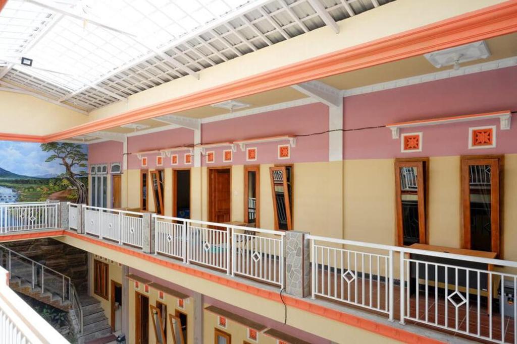 Balkón nebo terasa v ubytování RedDoorz near Desa Wisata Tambi Dieng