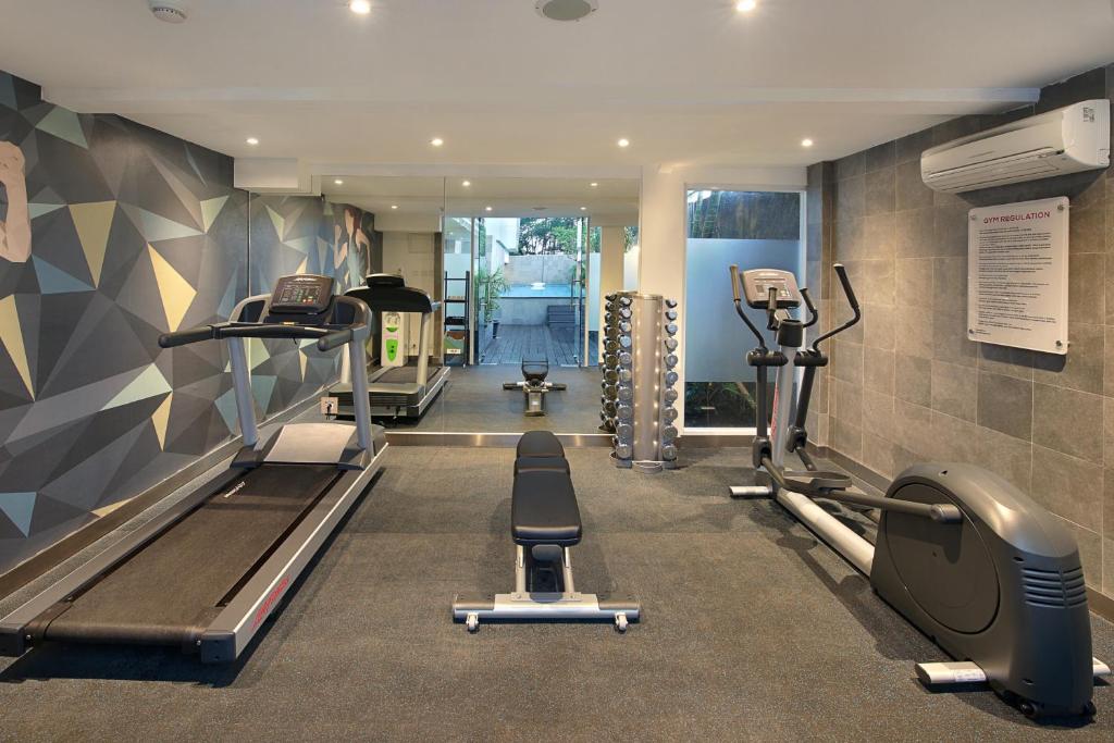 Fitness centrum a/nebo fitness zařízení v ubytování Swiss-Belinn Simatupang