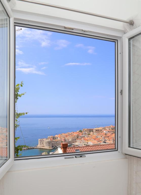 Exclusive Old Town and Sea View Apartments