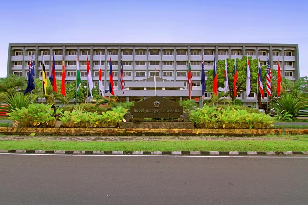 Zahrada ubytování Pangeran Beach Hotel