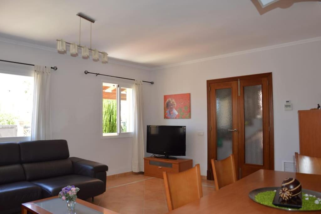 Televízia a/alebo spoločenská miestnosť v ubytovaní Chalet zona relax