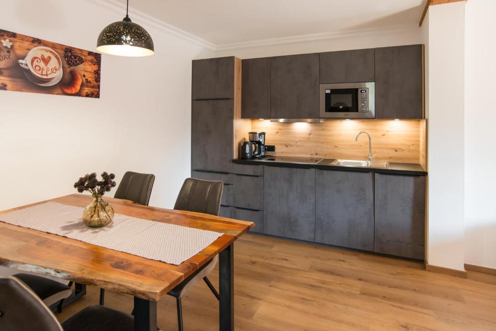Kuchyňa alebo kuchynka v ubytovaní Appartements Gadenstätter