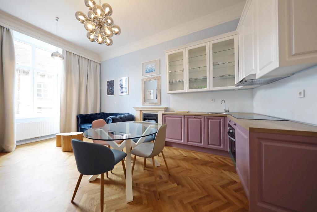 Stay Swanky Bed & Breakfast - Resim 44