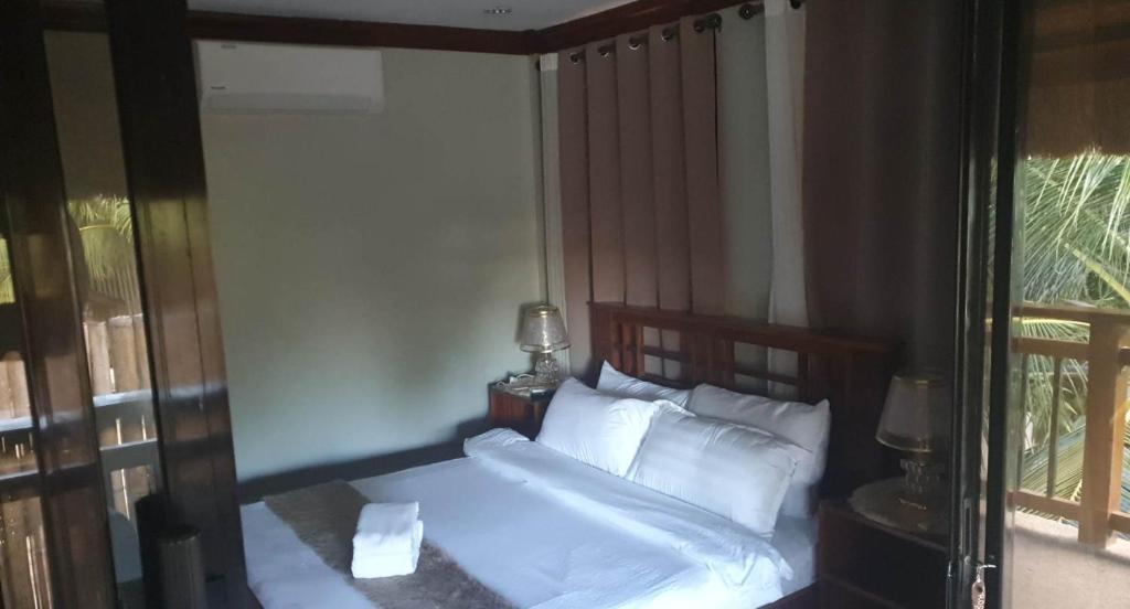 birdwatchers beachfront hotel panglao - Deluxe Queen Studio