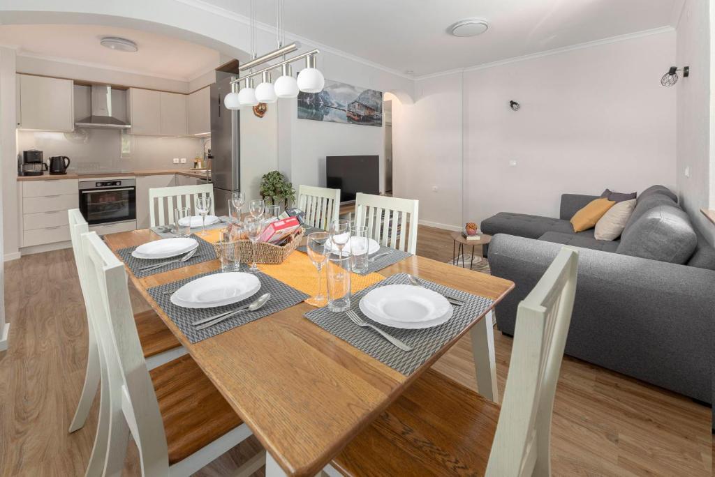 Kuchyň nebo kuchyňský kout v ubytování Apartments Ribnica