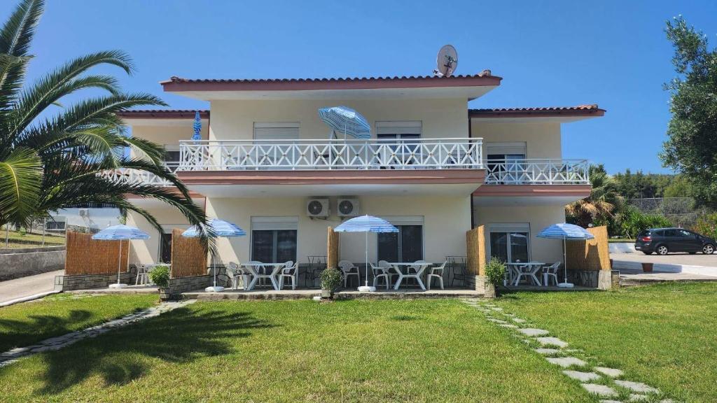 Το κτήριο όπου στεγάζεται  το διαμέρισμα