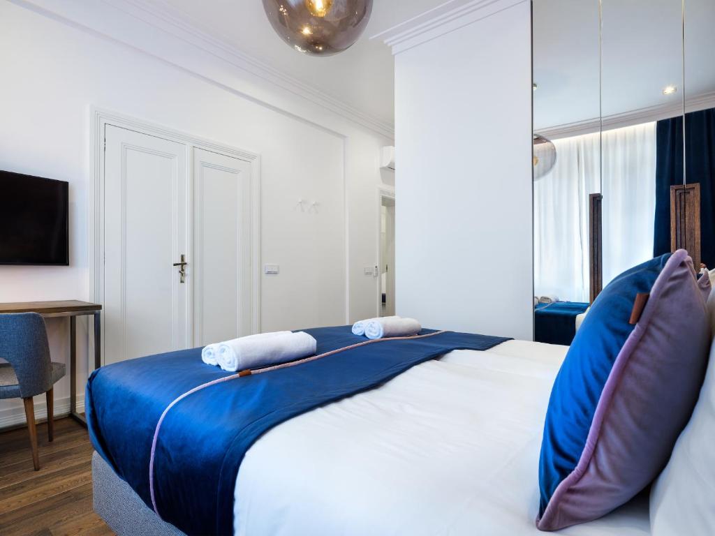 رزرو هتل و هاستل، Tyzenhauz Grand Apartments, رزرو هتل و هتل آپارتمان