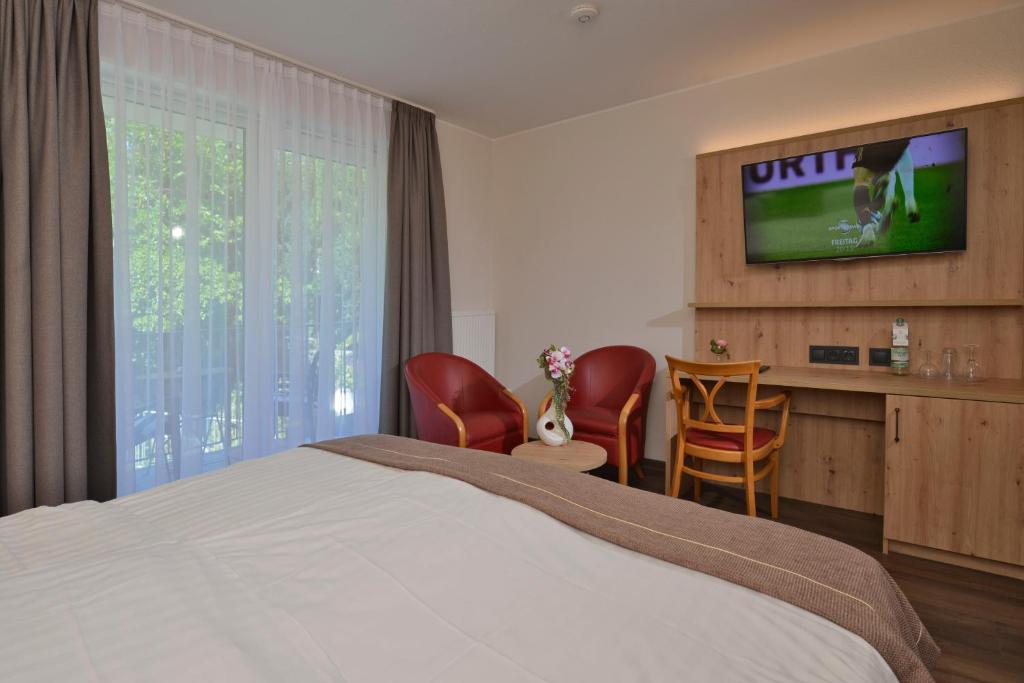 Hotel zur Post 3 Sterne S Altenahr - Large Double Or Twin Room