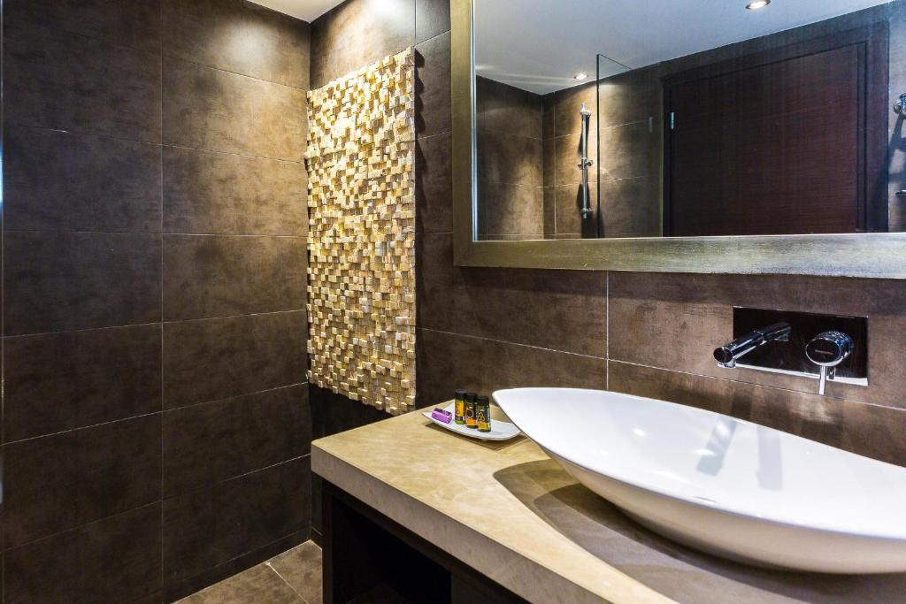 Theartemis Palace - 4