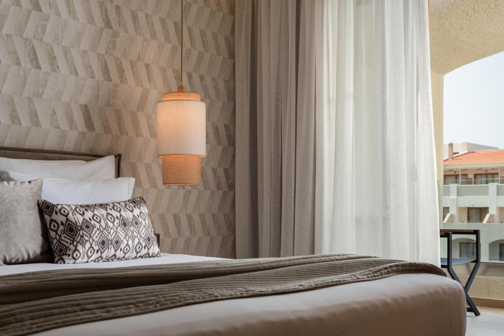 Theartemis Palace - 8