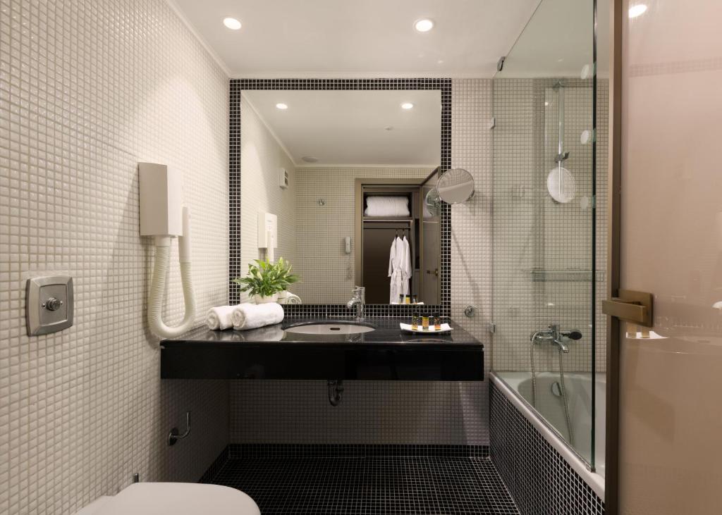 Theartemis Palace - 10