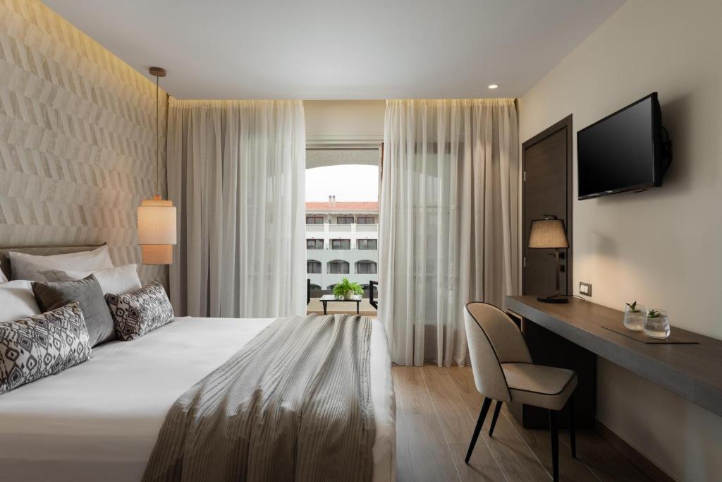 Theartemis Palace - 6