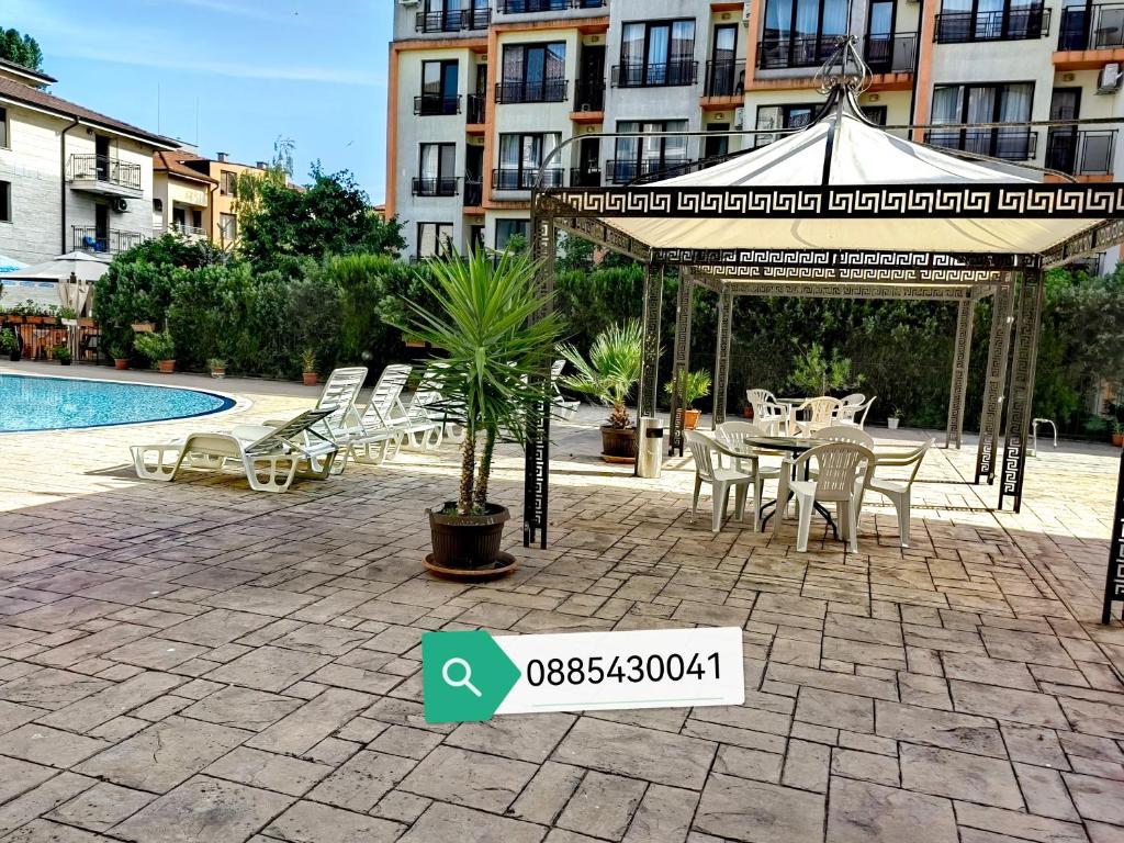 Bazén v ubytování Family Apartments Amadeus lux nebo v jeho okolí