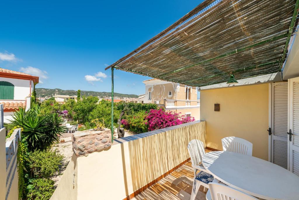 Balkon lub taras w obiekcie Villa Ondina 1 Carloforte
