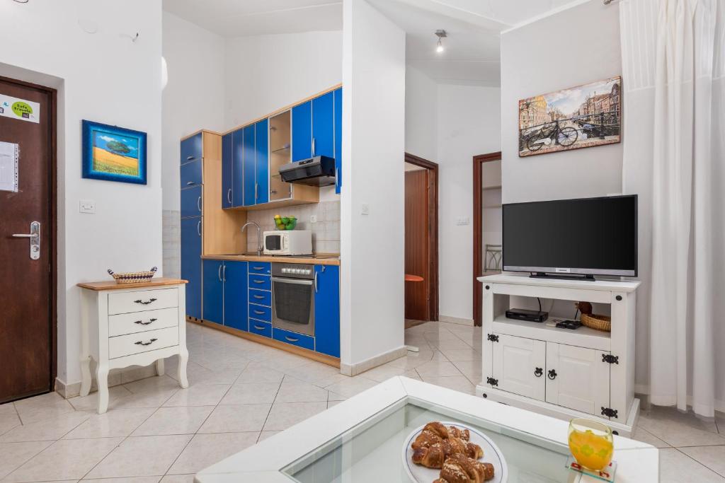 Kuchnia lub aneks kuchenny w obiekcie Rona apartment Janja