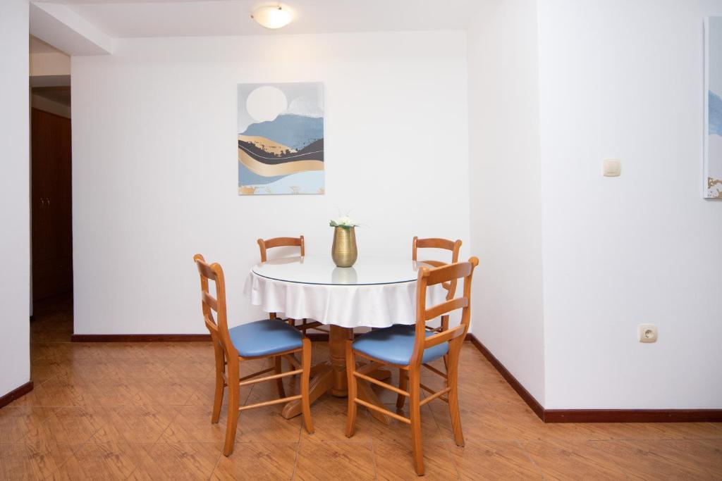Фотография из галереи Apartments Adeona в Тивате
