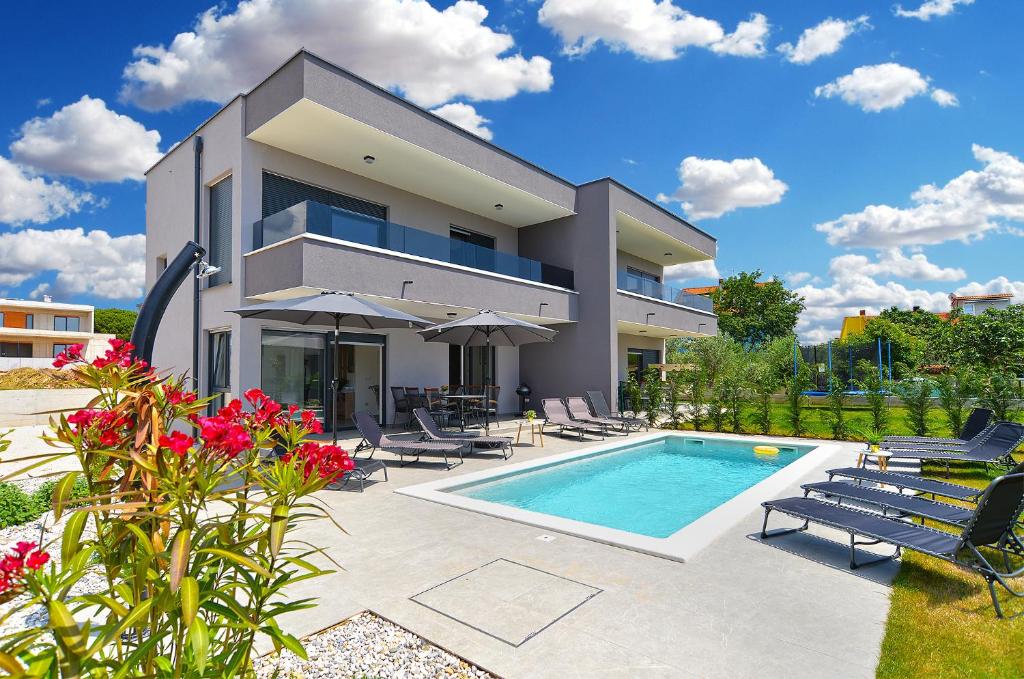Villa Ante 2245