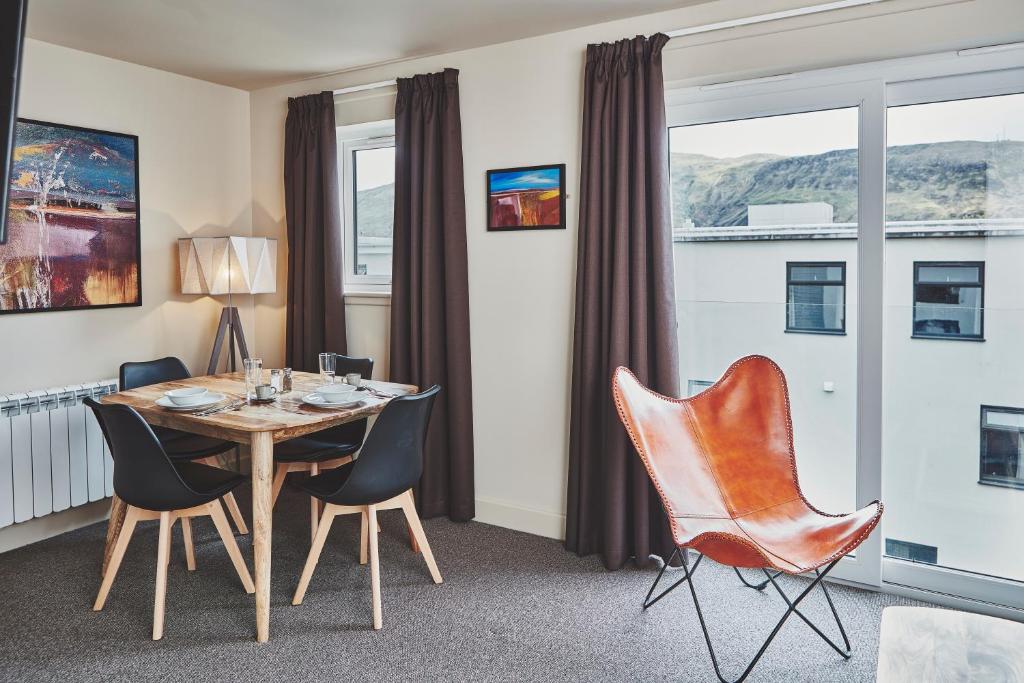 Nespecifikovaný výhled na hory nebo výhled na hory při pohledu z hotelu