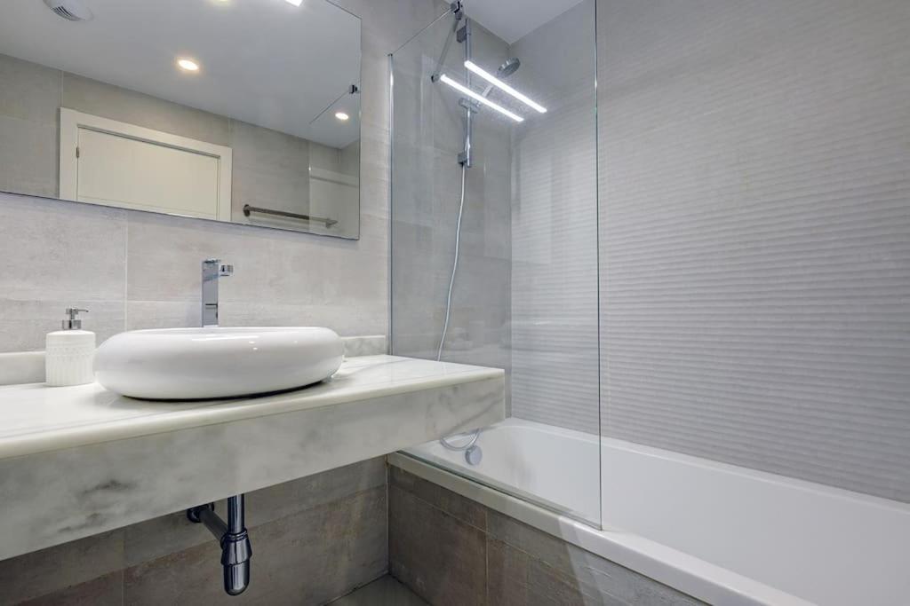 Kúpeľňa v ubytovaní Luxurious Apartment at Estepona Hills with stunning views