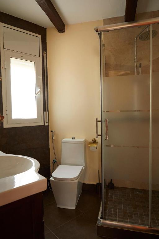 Kúpeľňa v ubytovaní Amazing Vila close to Sitges, jacuzzi, swimming pool & exellent views