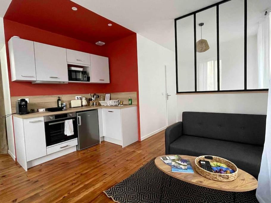 Photo de la galerie de l'établissement Les Suites Paloises - Appt 3 Les Pyrénées, à Pau