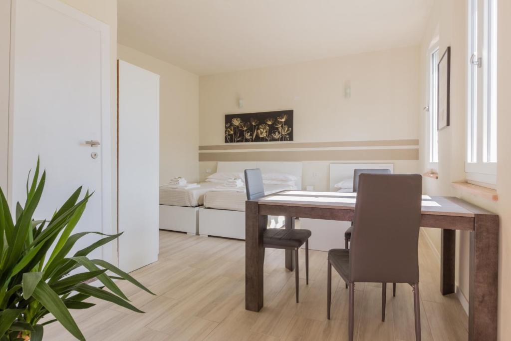 Center Rooms - Triple Salle Supérieure