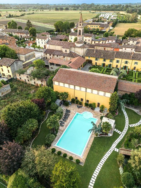 Bazén v ubytování Hotel Airone nebo v jeho okolí
