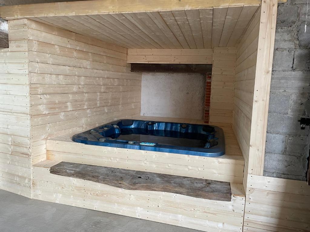 Gîte chez GAREL 15 personnes avec spa - Maison D'une Chambre