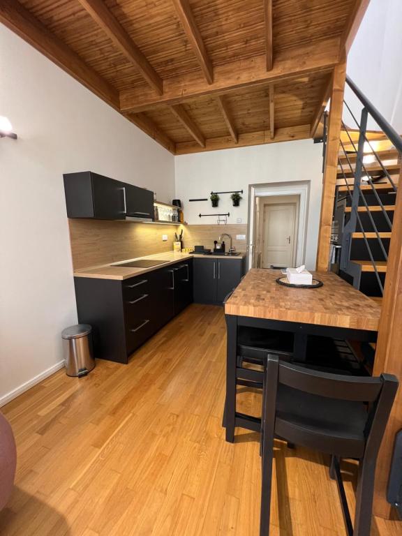 CE Apartment Prague Castle - 5