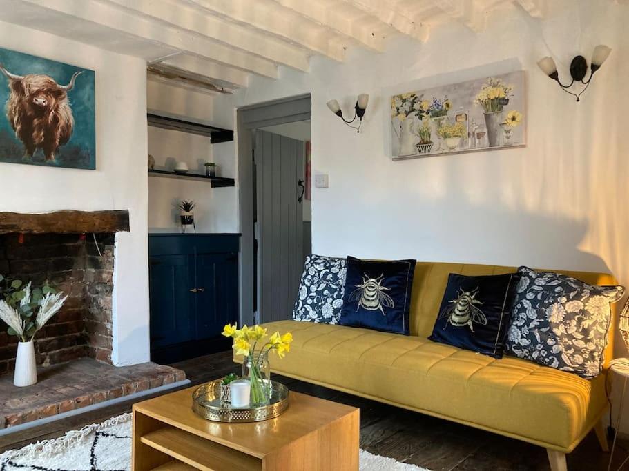 Cute character cottage Cheltenham, Charlton Kings (updated prices 2024)