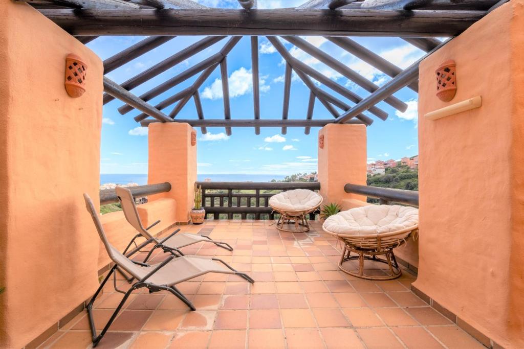 Balkón nebo terasa v ubytování 9 Penthouse with amazing sea views, close to golf Manilva Duquesa