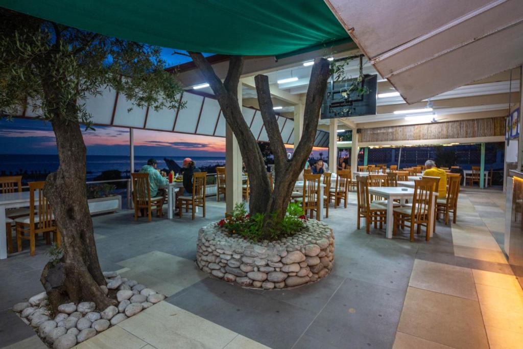 Delight Beach Hotel - Image 8