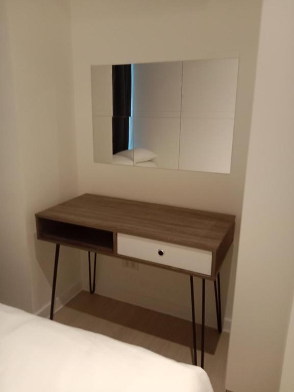 Gallery image of Azure Residences by Van Florendo in Manila