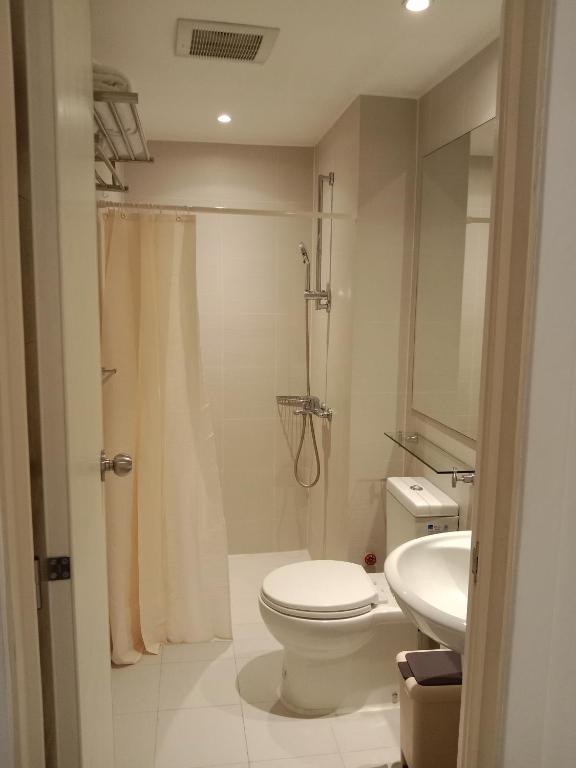 Gallery image of Azure Residences by Van Florendo in Manila