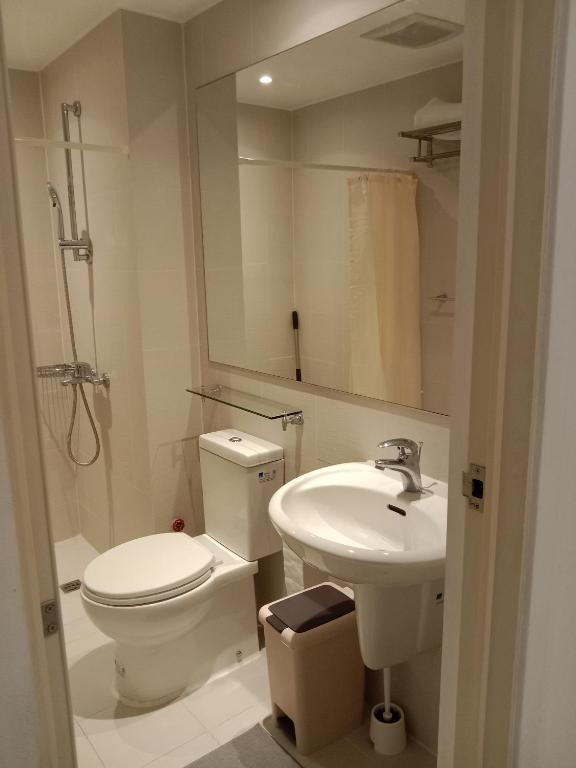 Gallery image of Azure Residences by Van Florendo in Manila