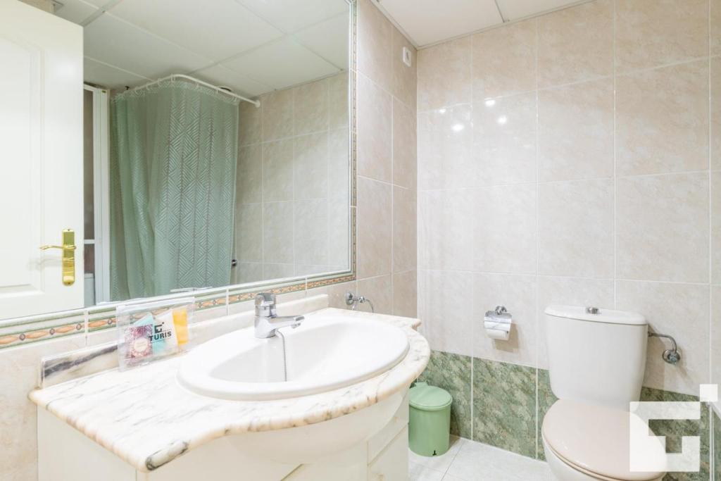 Koupelna v ubytování Apartamento Zafiro 28C - Grupo Turis