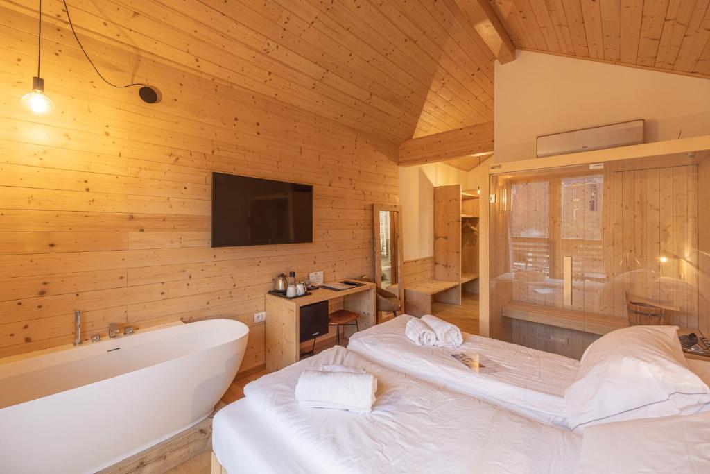 Giallo Dolomiti Wellness - Double Room With Terrace