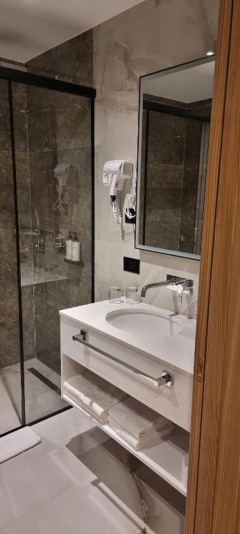 Koupelna v ubytování SIBB Hotel