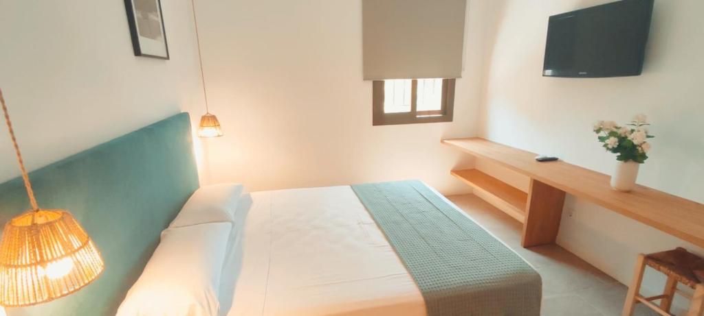 Castell de Lô, Cala en Porter – Precios actualizados 2023