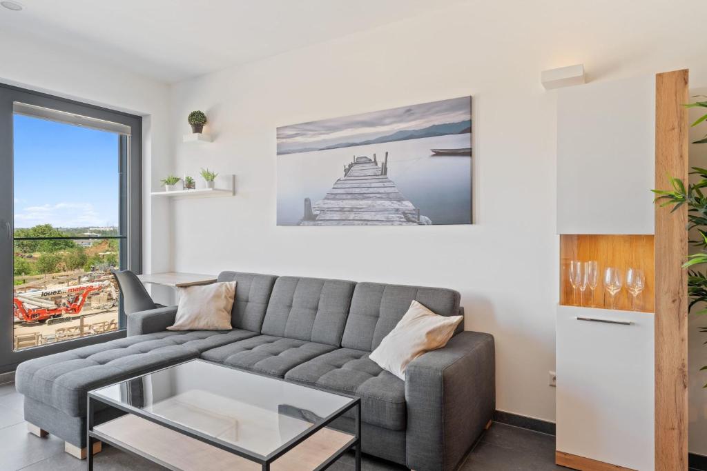 Cloche d'Or Proximity - Sleek Urban Space