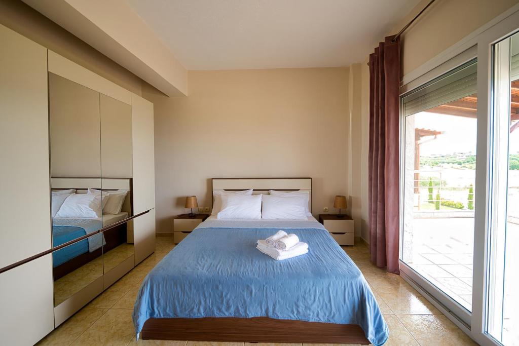 Posteľ alebo postele v izbe v ubytovaní Anelia Villas Sea View