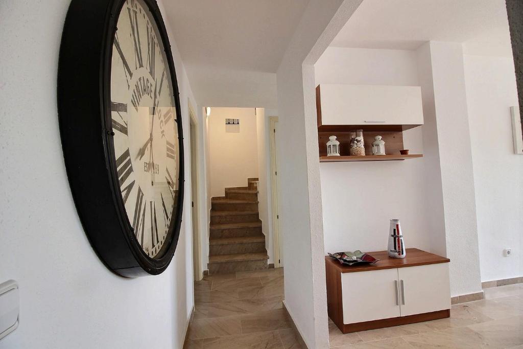 Zdjęcie z galerii obiektu 2231 - Amazing 3 bedrooms with 3 sunny terraces w mieście Casares