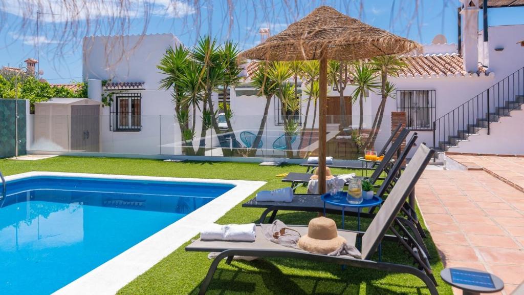 Bazén v ubytování Los Tablazos 29 Nerja by Ruralidays nebo v jeho okolí