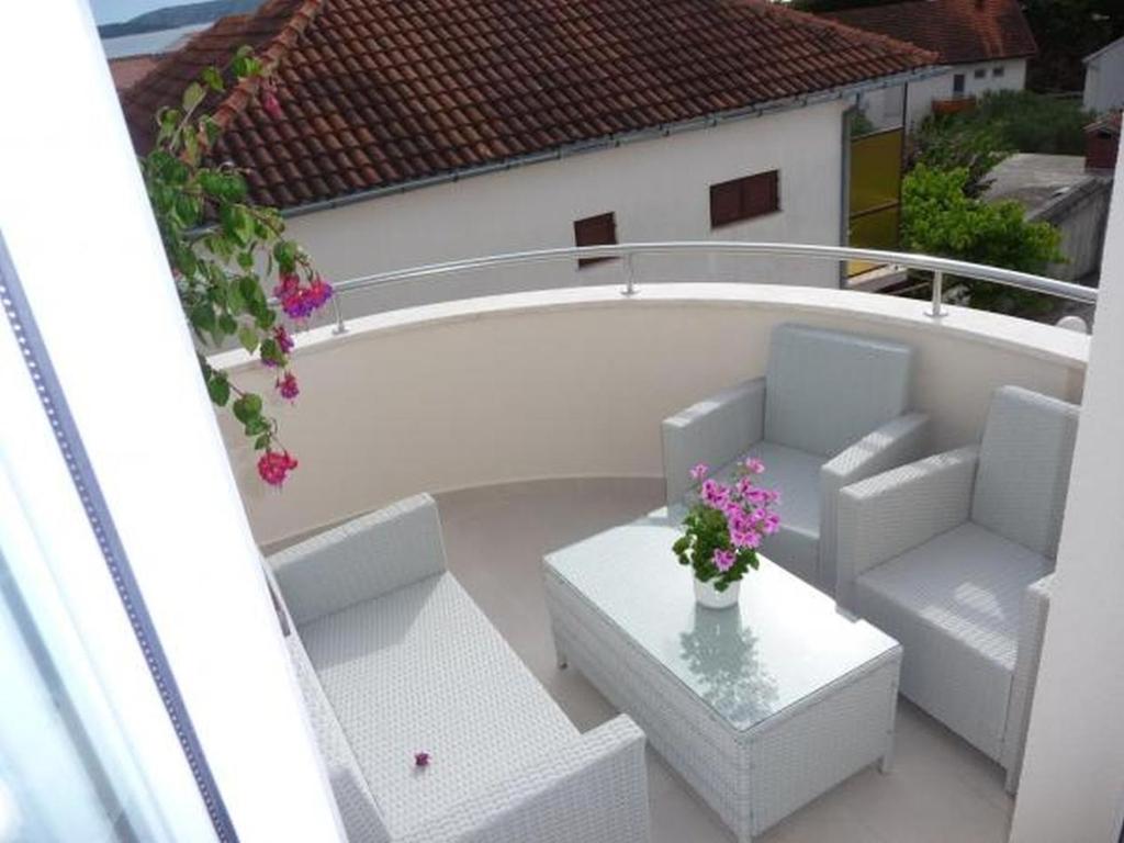 Apartment in Brodarica with sea view, balcony, air conditioning, WiFi 5183-1