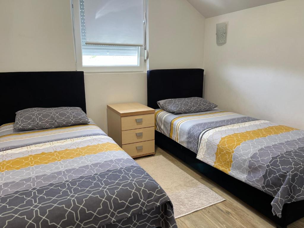 Apartment Helena Airport - 7