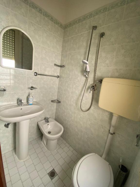 Koupelna v ubytování Hotel Acapulco sul mare