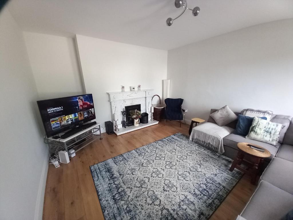 TV a/nebo společenská místnost v ubytování Entire Home in the heart of Mullingar