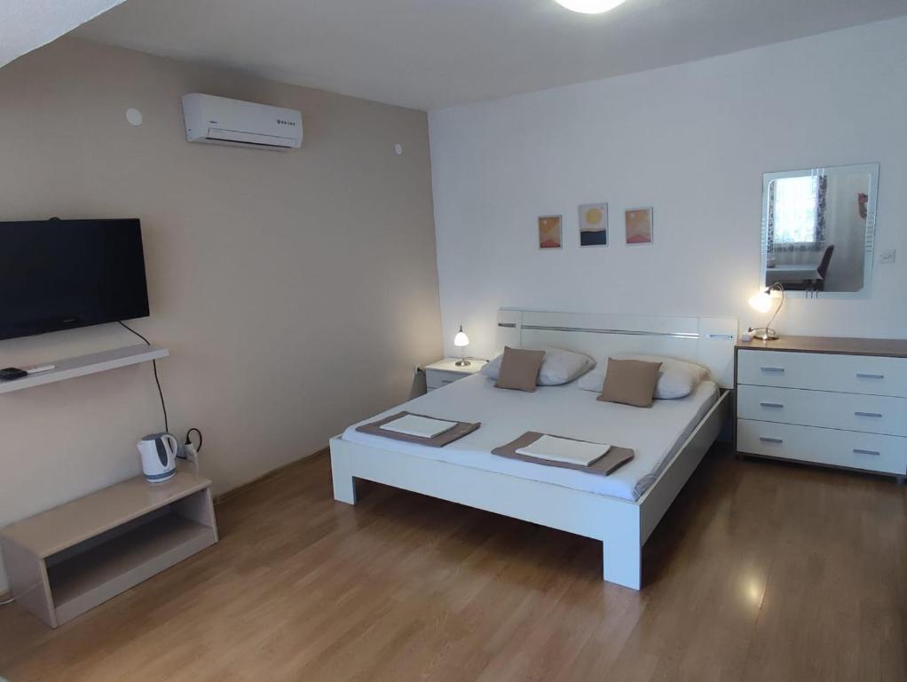 Afbeelding uit fotogalerij van Apartmani Valentino in Makarska