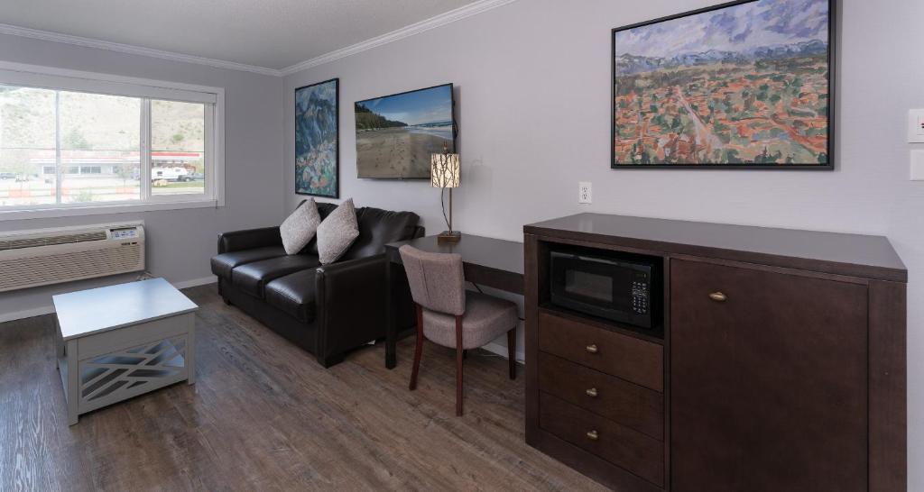 Posezení v ubytování Prestige Inn Golden