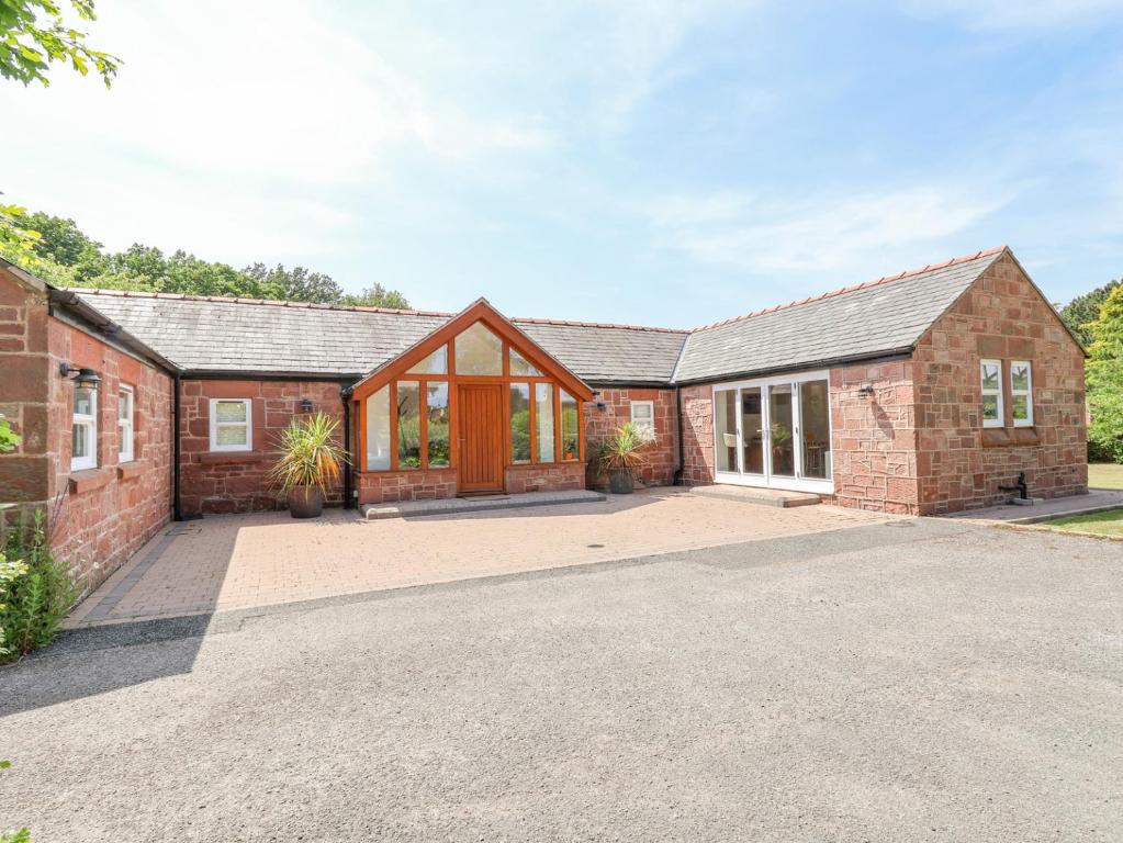 Sandstone Cottage, Wirral (updated prices 2024)